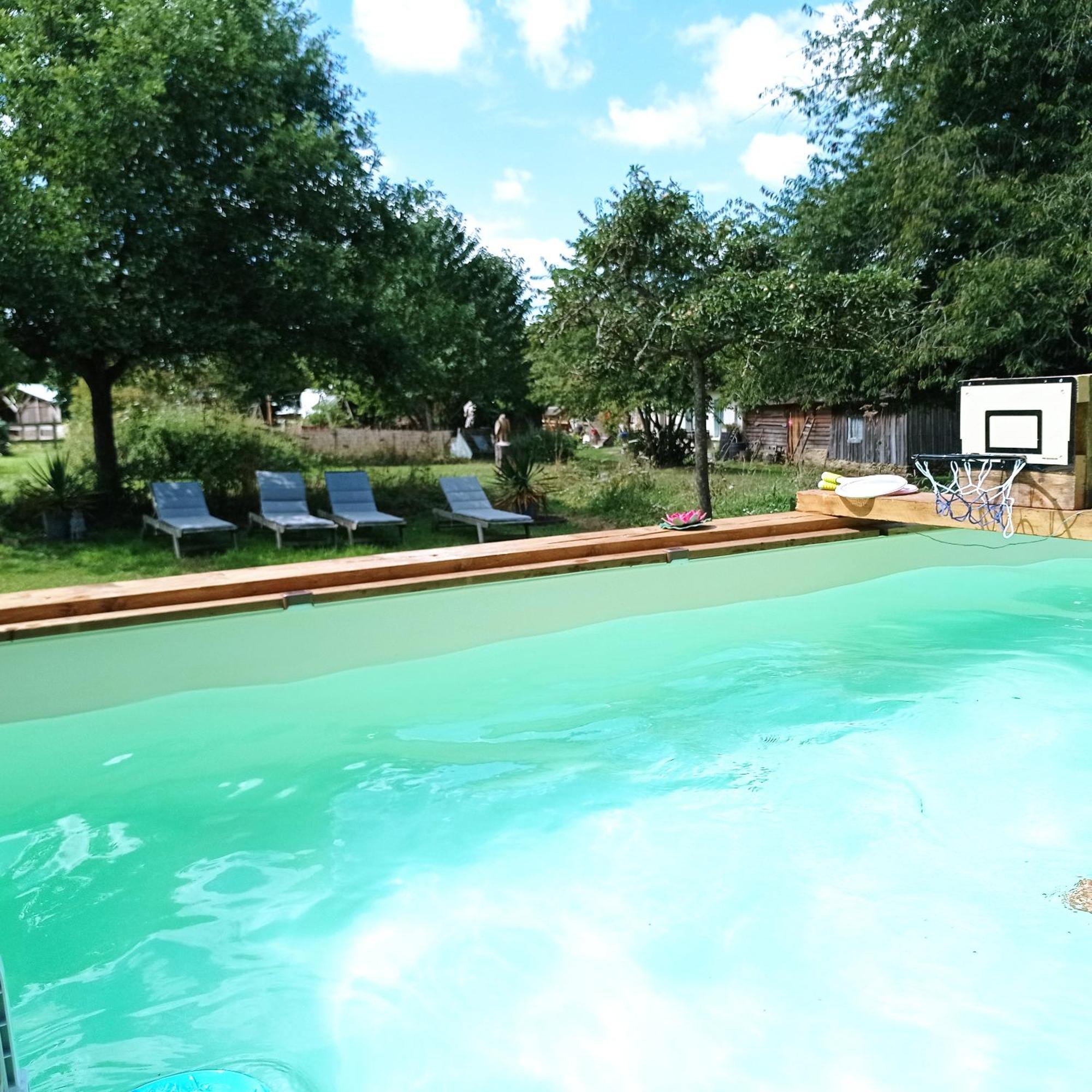 La Valise A Cheval Bed & Breakfast Mezieres-sur-Ponthouin Exterior photo